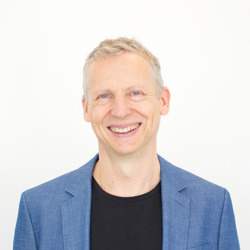 The avatar image for Leslie Barry